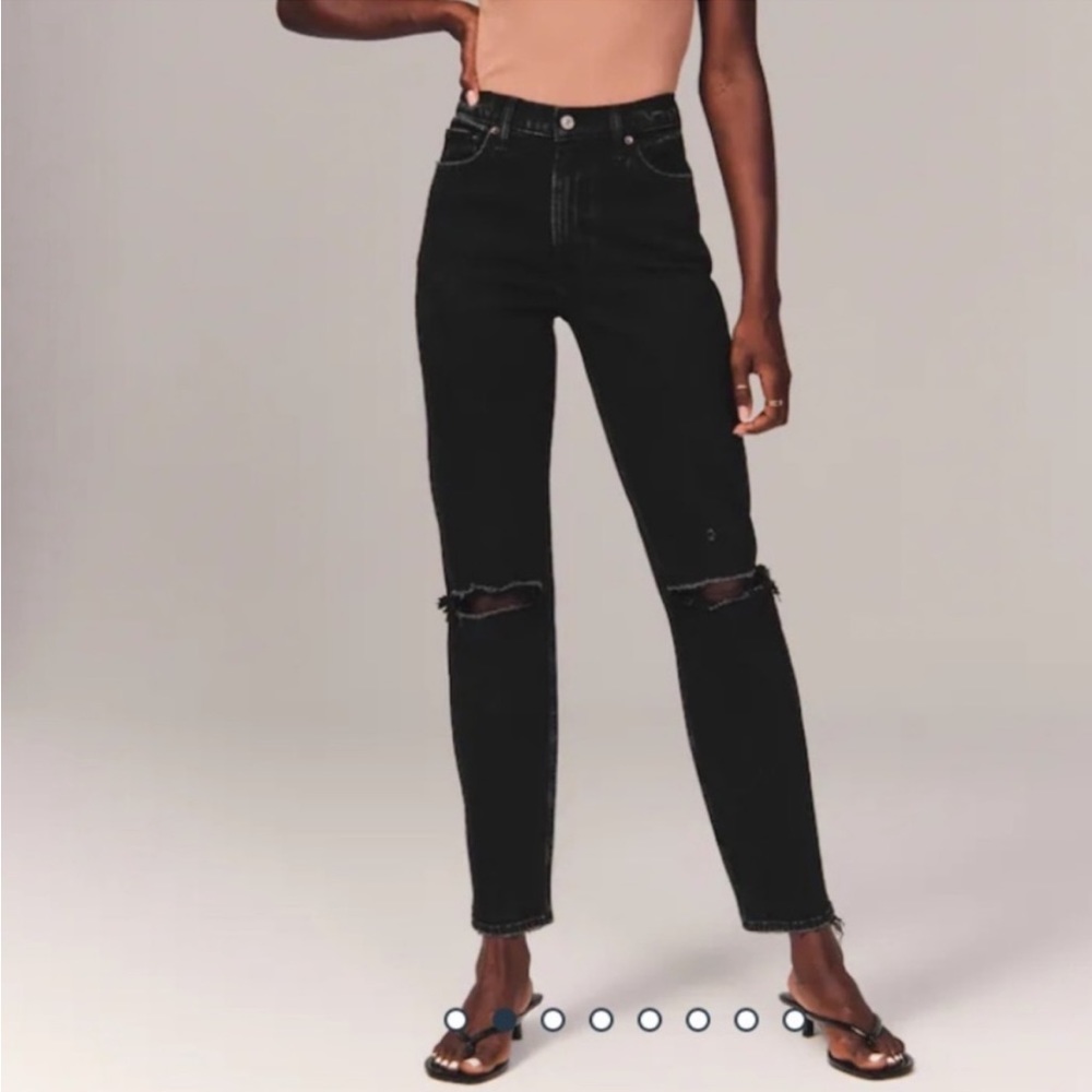 Abercrombie & Fitch Curve Love High Rise Mom Jeans in Black Rip Knee 29/8 Long